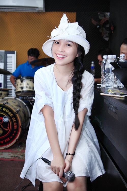 Hiền Thục quên chuyện buồn rất nhanh.