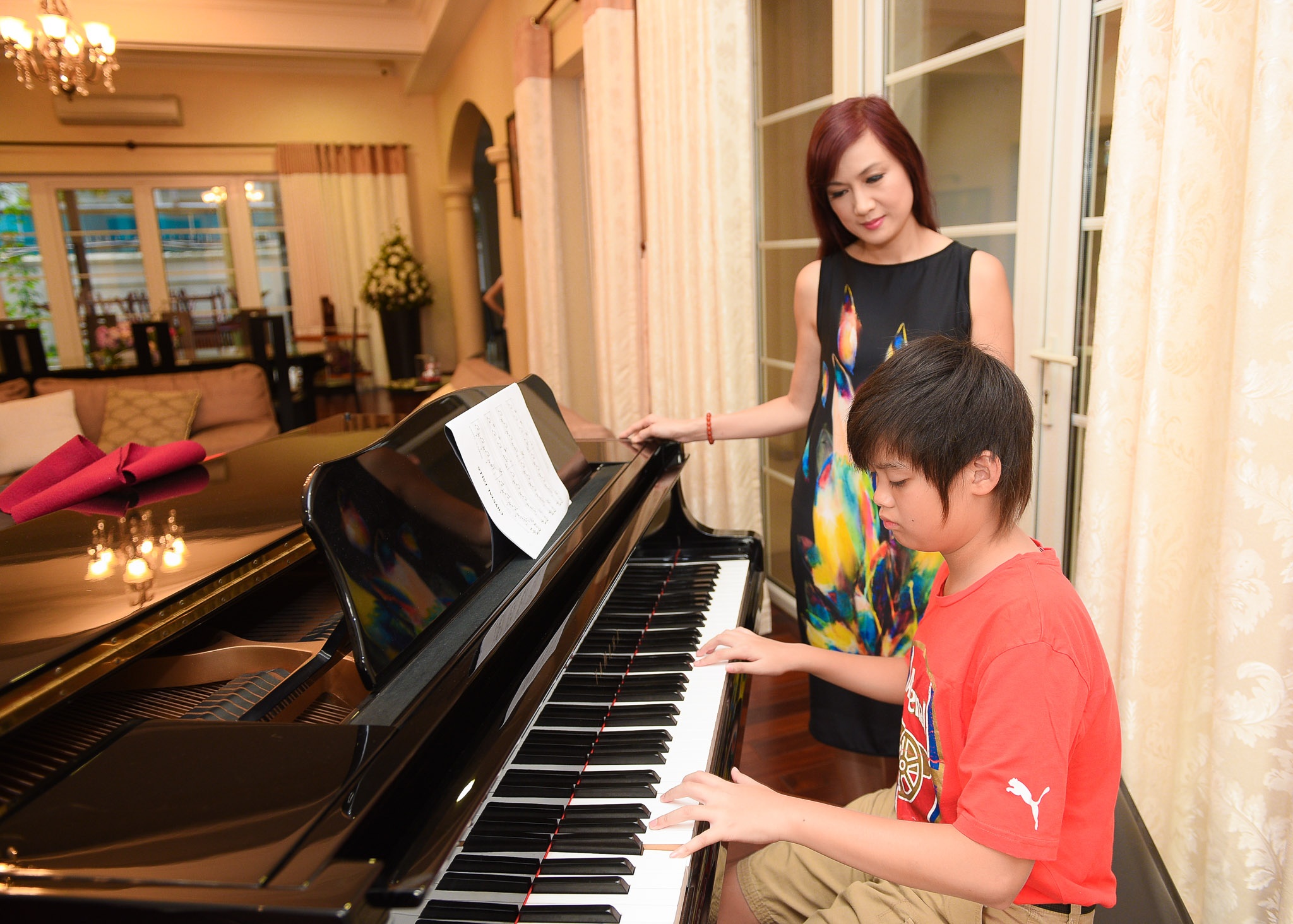 Biet thu sang trong cua Hien Mai hinh anh