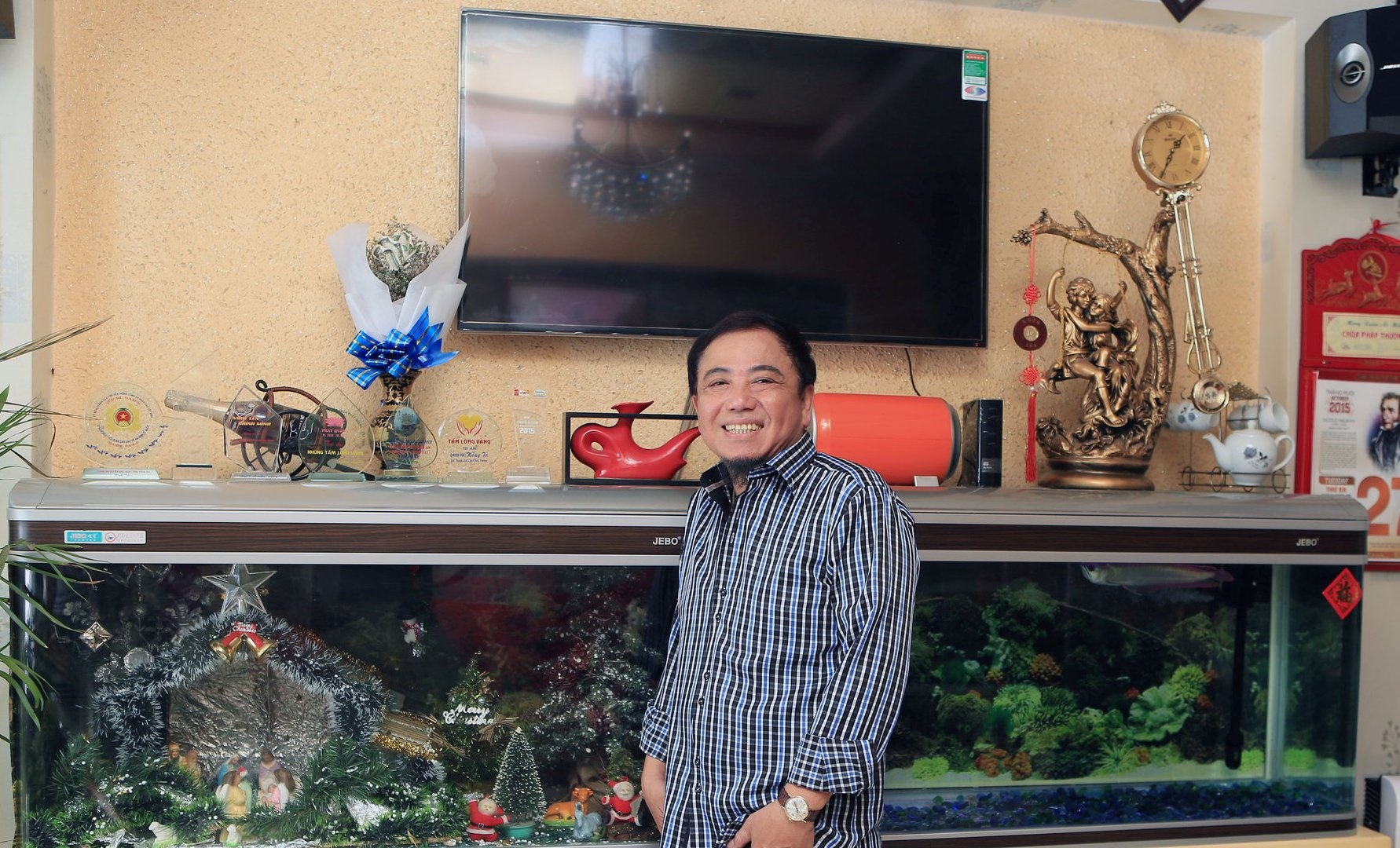 Can nha ky niem cua Hong To sau khi pha san hinh anh