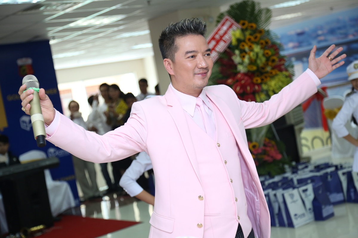 Dam Vinh Hung dan hoc tro The Voice di su kien hinh anh