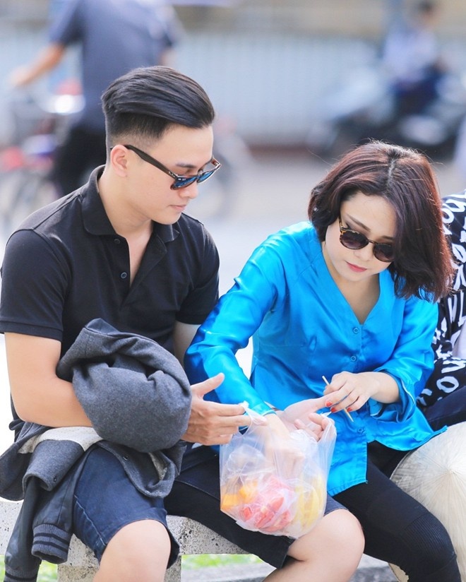 Thái Trinh và người yêu hiện cùng góp vốn kinh doanh quán bar.