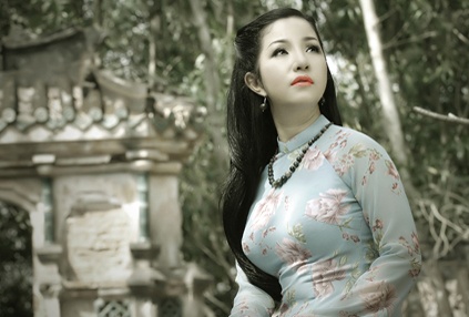 Thuy Nga chi nghe duoc mot ben tai suot 27 nam qua hinh anh