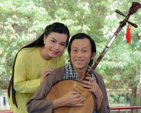 Hoai Linh lam soan gia ganh hat tren phim hinh anh