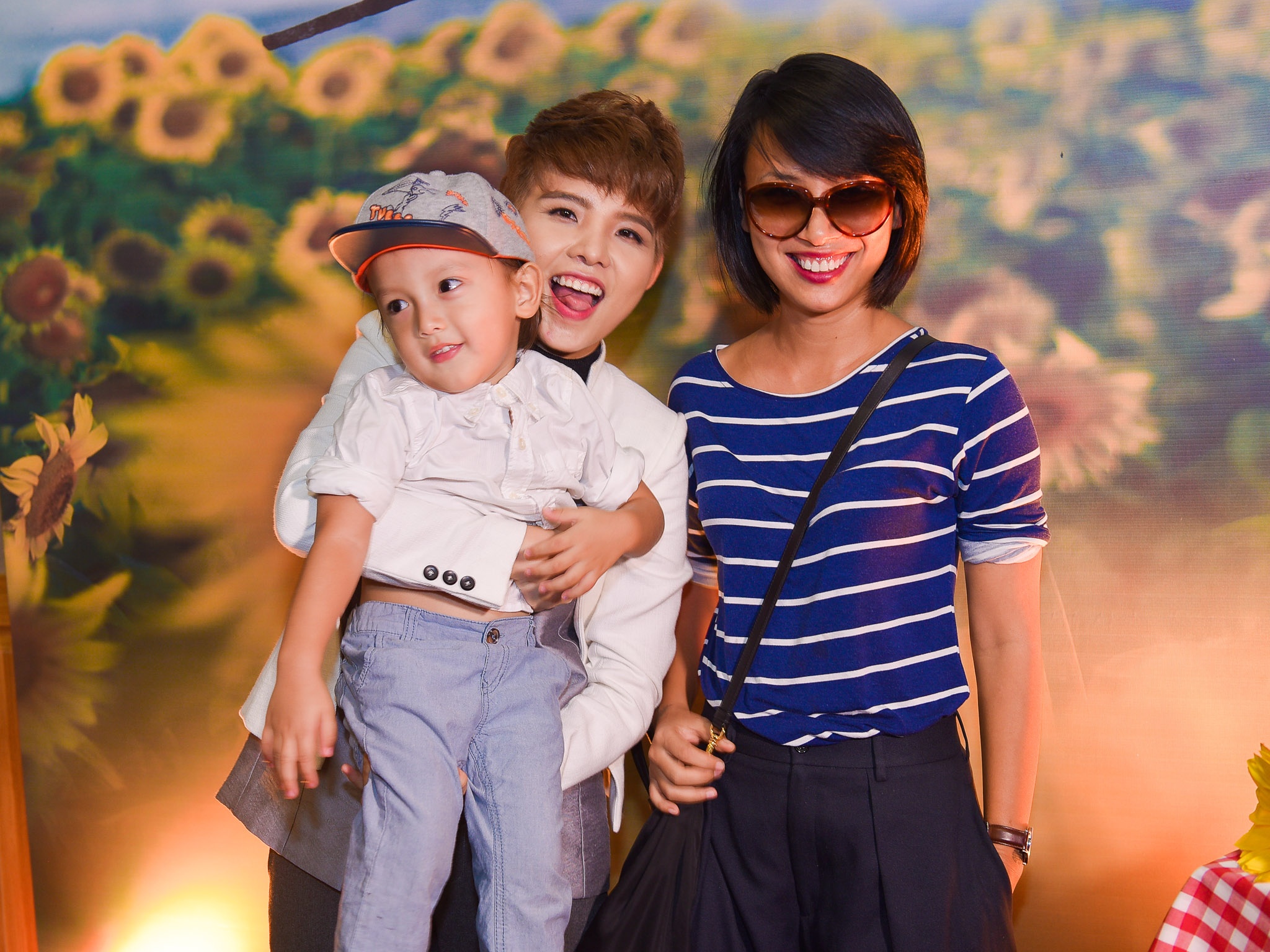 MC Thuy Minh be con trai den chuc mung Vu Cat Tuong hinh anh