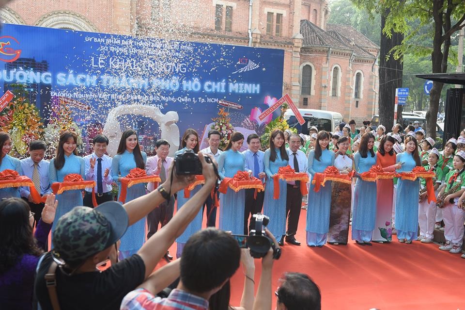 Duong sach TP HCM chinh thuc hoat dong hinh anh