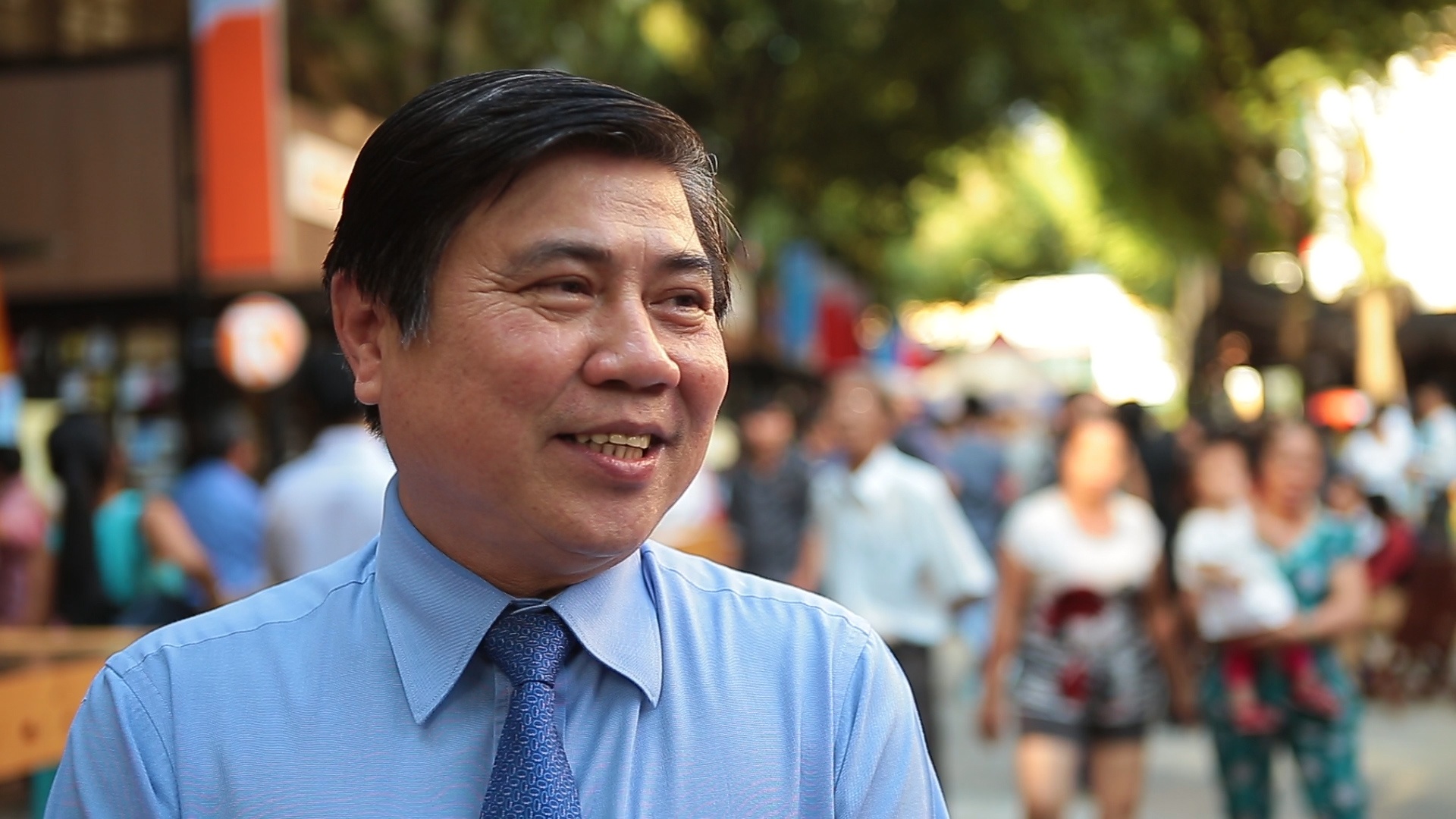 'TP HCM se tao dieu kien de duong sach phat trien' hinh anh