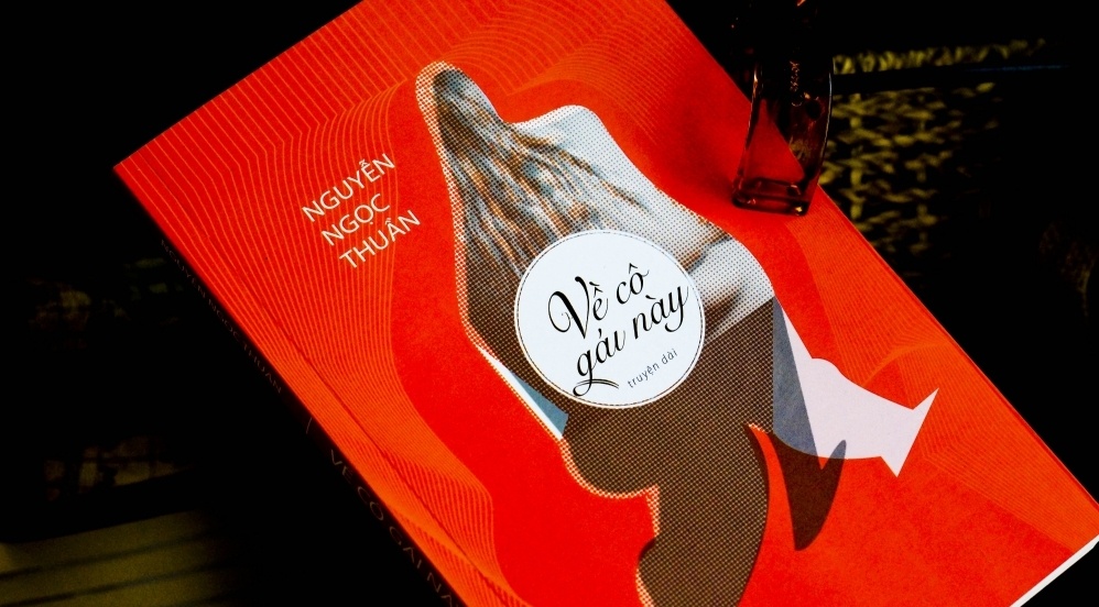 Nguyen Ngoc Thuan nhan giai thuong Hoi nha van TP HCM 2015 hinh anh