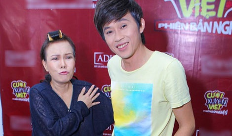 Hoai Linh - Viet Huong tap tenh den truong quay hinh anh