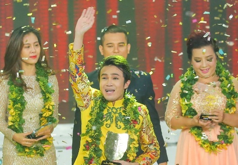 Huynh Lap chien thang tuyet doi tai Cuoi xuyen Viet hinh anh