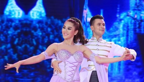 Lam Chi Khanh ke ve cuoc doi trong chuong trinh Vip dance hinh anh