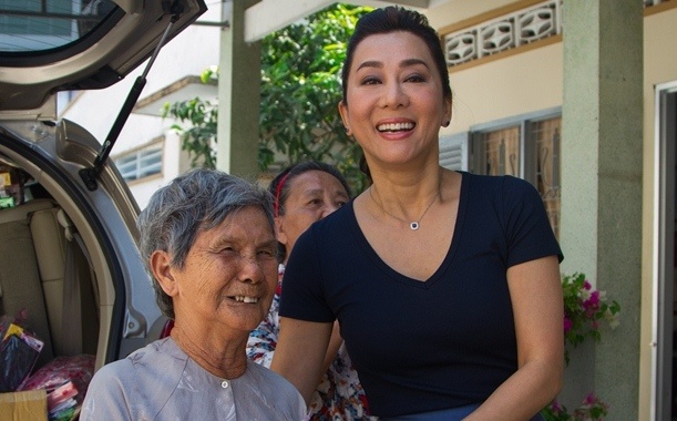 MC Ky Duyen duoc nguoi yeu thap tung di tu thien hinh anh