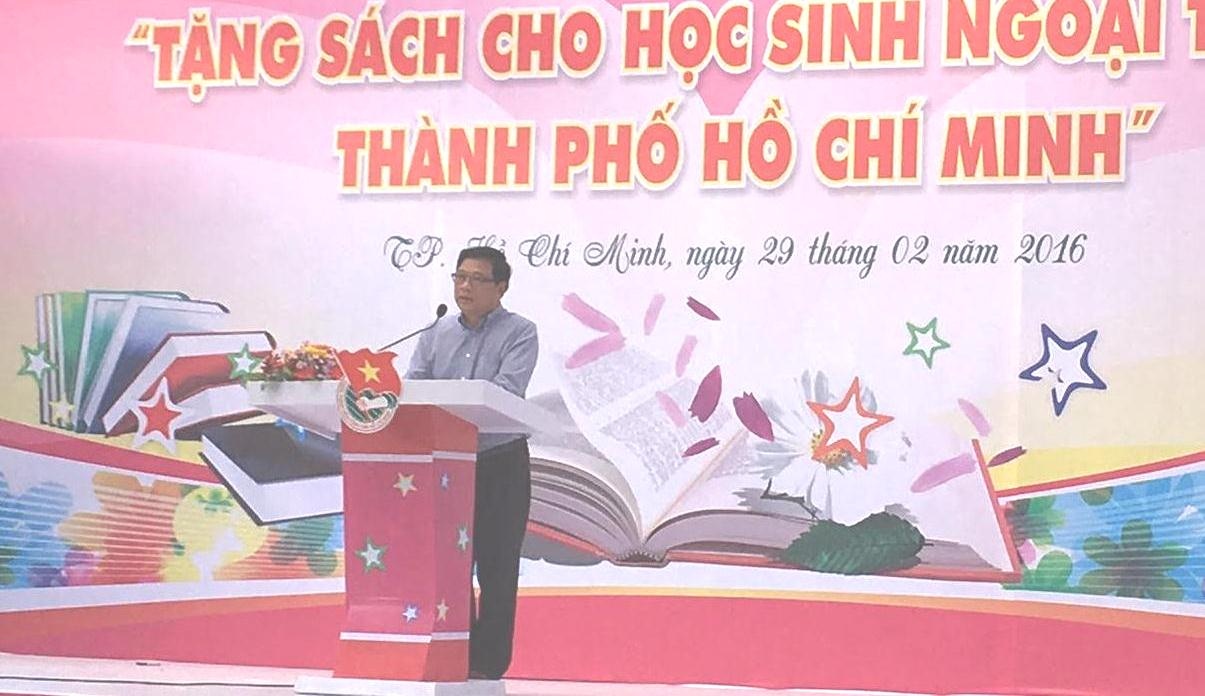 35.000 cuon sach duoc tang hoc sinh ngoai thanh TP HCM hinh anh