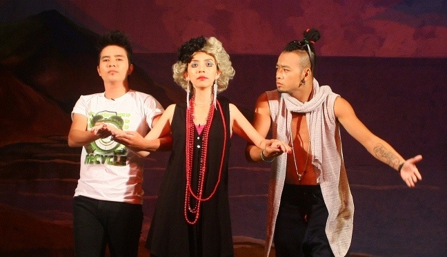 Vi sao san khau kich non tre nhat TP HCM van tru vung? hinh anh