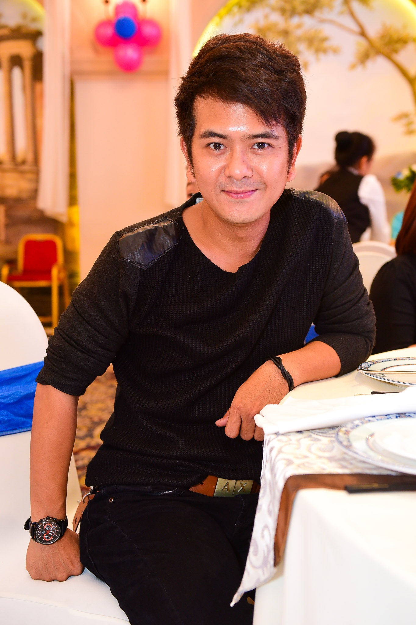 Phi Thanh Van lam day thang cho con trai anh 12