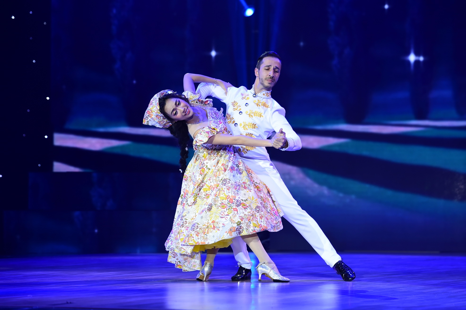 Khanh Thi khoc vi thi sinh duoc it binh chon anh 3