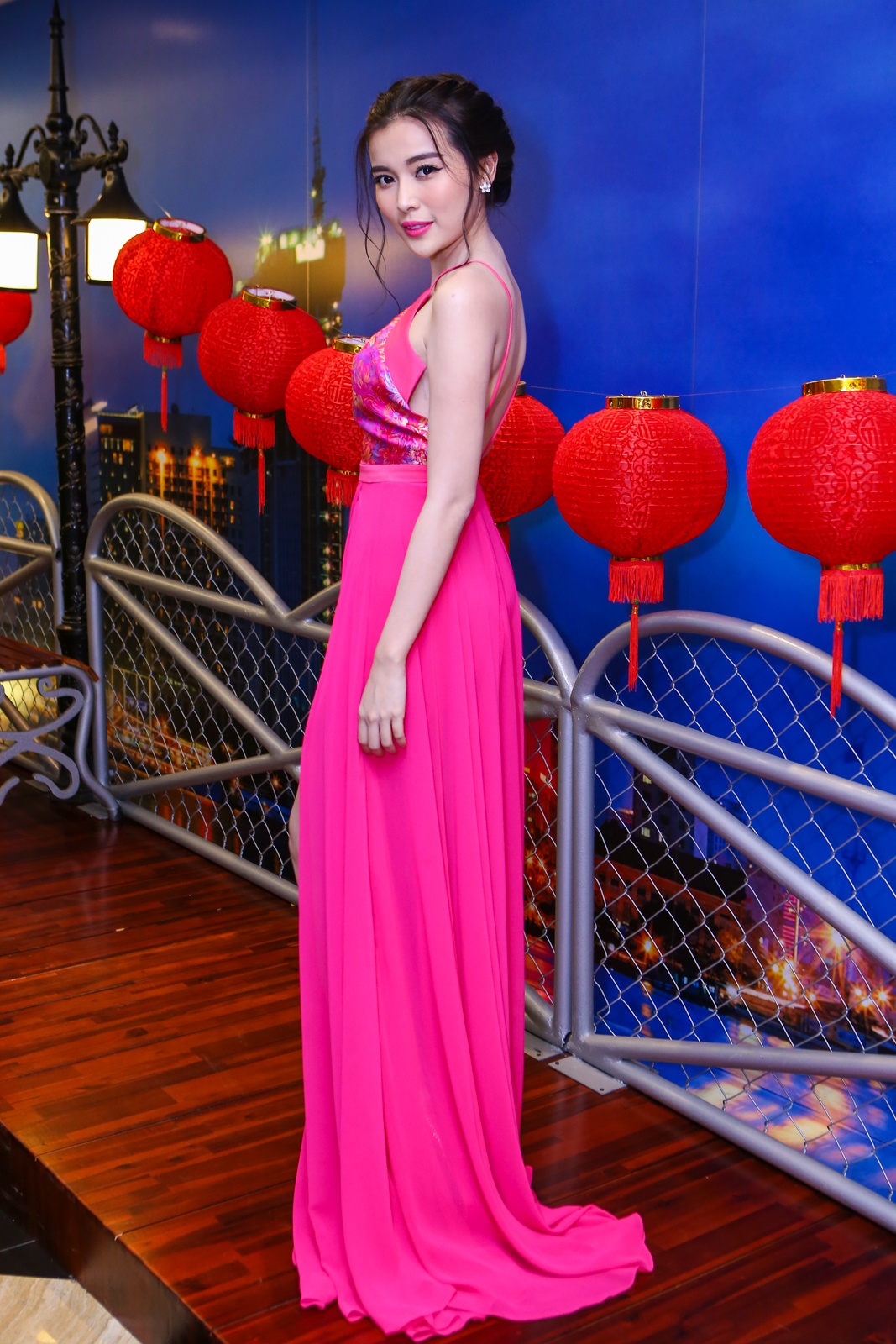 Trương Ngọc Ánh, Lan Phương đọ vẻ gợi cảm ảnh 6 Truong Ngoc Anh, Lan Phuong do ve goi cam anh 6