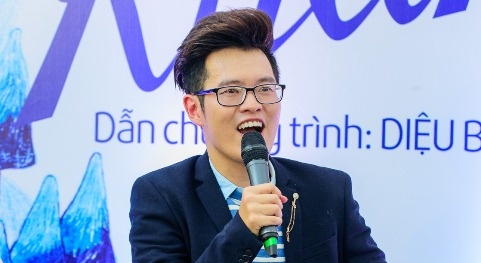 Nha van Anh Khang ra mat sach moi o Hoi sach TP HCM hinh anh