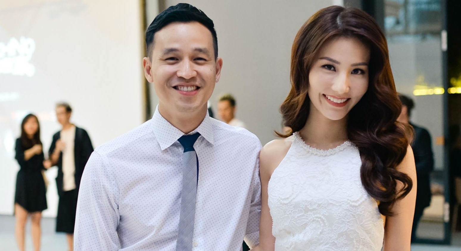 Diem My xach tui hieu sang trong du su kien hinh anh