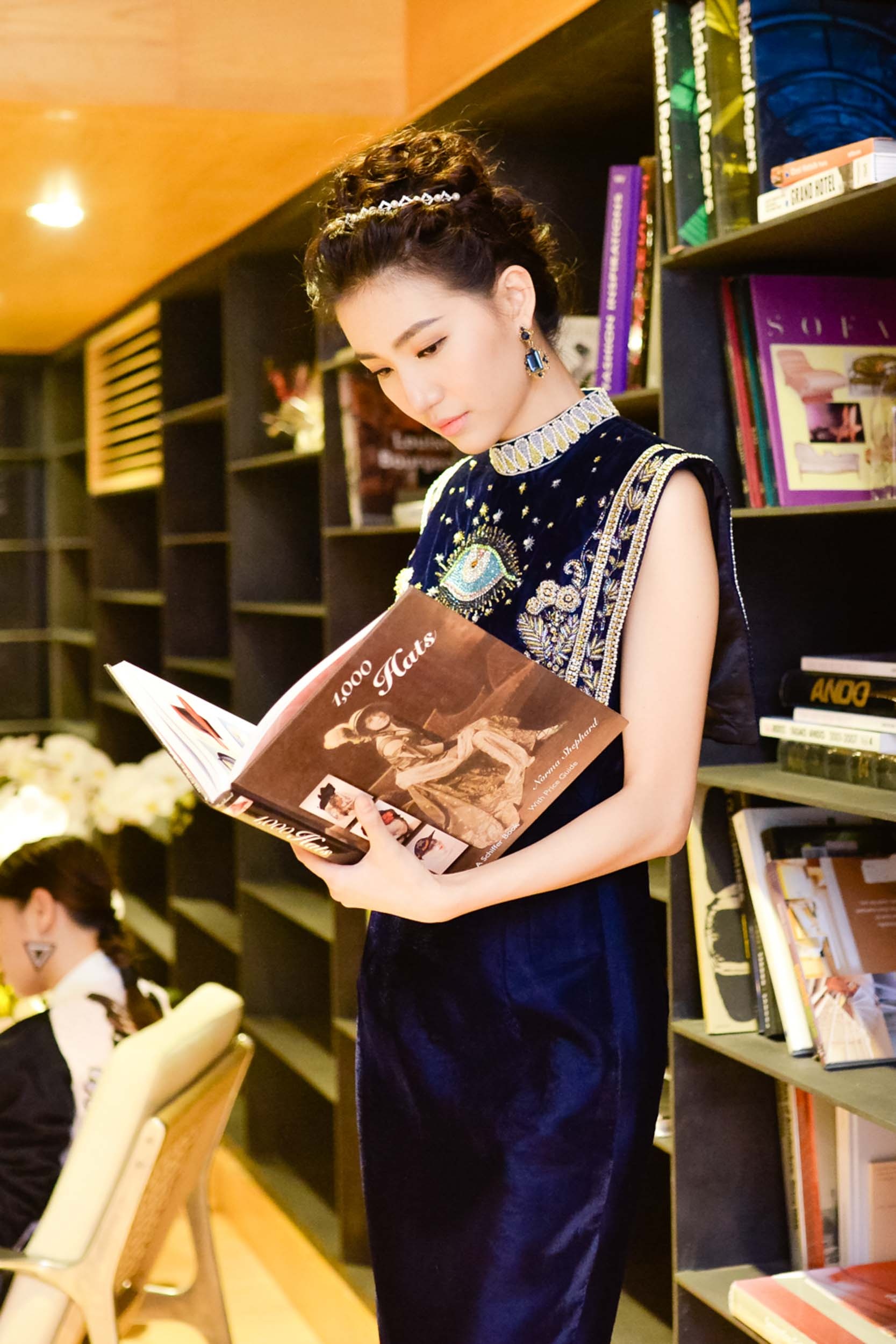 Diem My du su kien anh 6