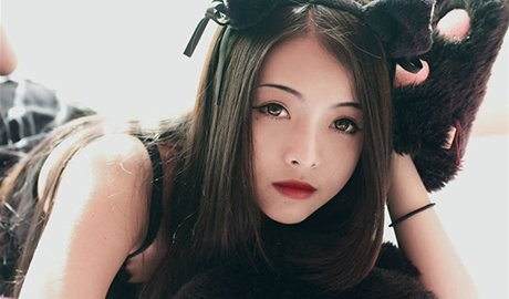 Chau gai dao dien Hong Sen: 'Khong ai cam do duoc toi' hinh anh