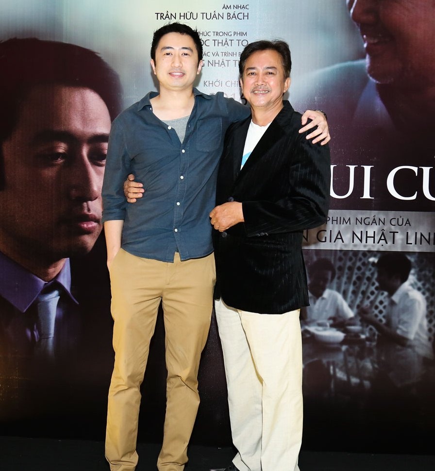 Pham Anh Khoa dua gia dinh di su kien anh 9