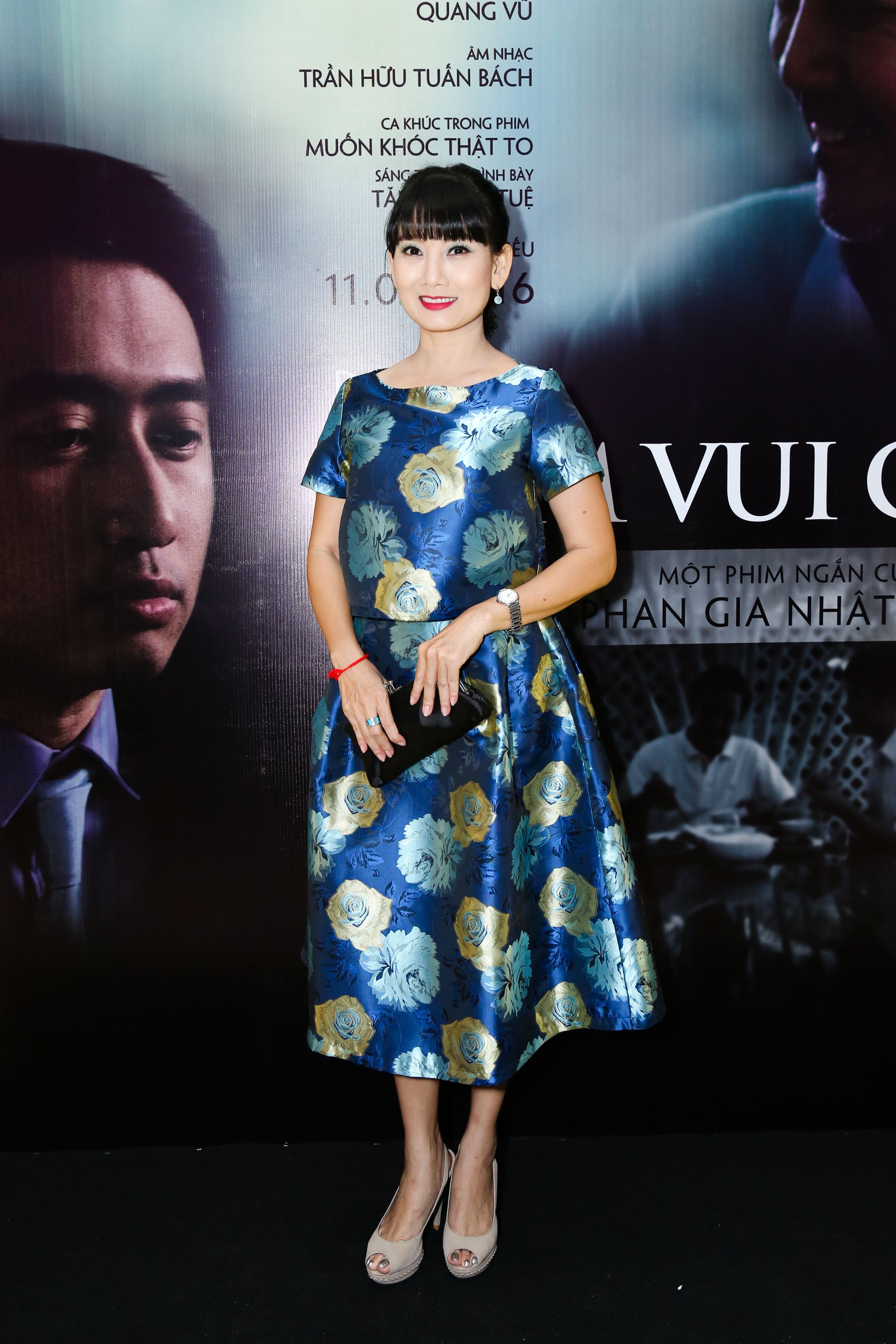 Pham Anh Khoa dua gia dinh di su kien anh 7