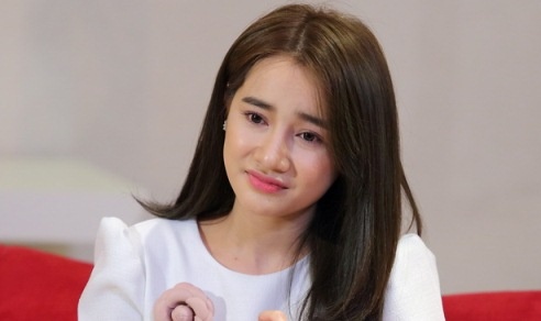 Nha Phuong tiet lo thoi gian xung dot voi me hinh anh