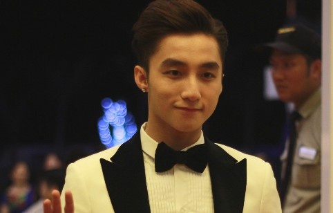 Sao Viet hao hung du dem trao giai Cong hien 2016 hinh anh