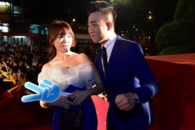 Tran Thanh cau hon Hari Won hinh anh