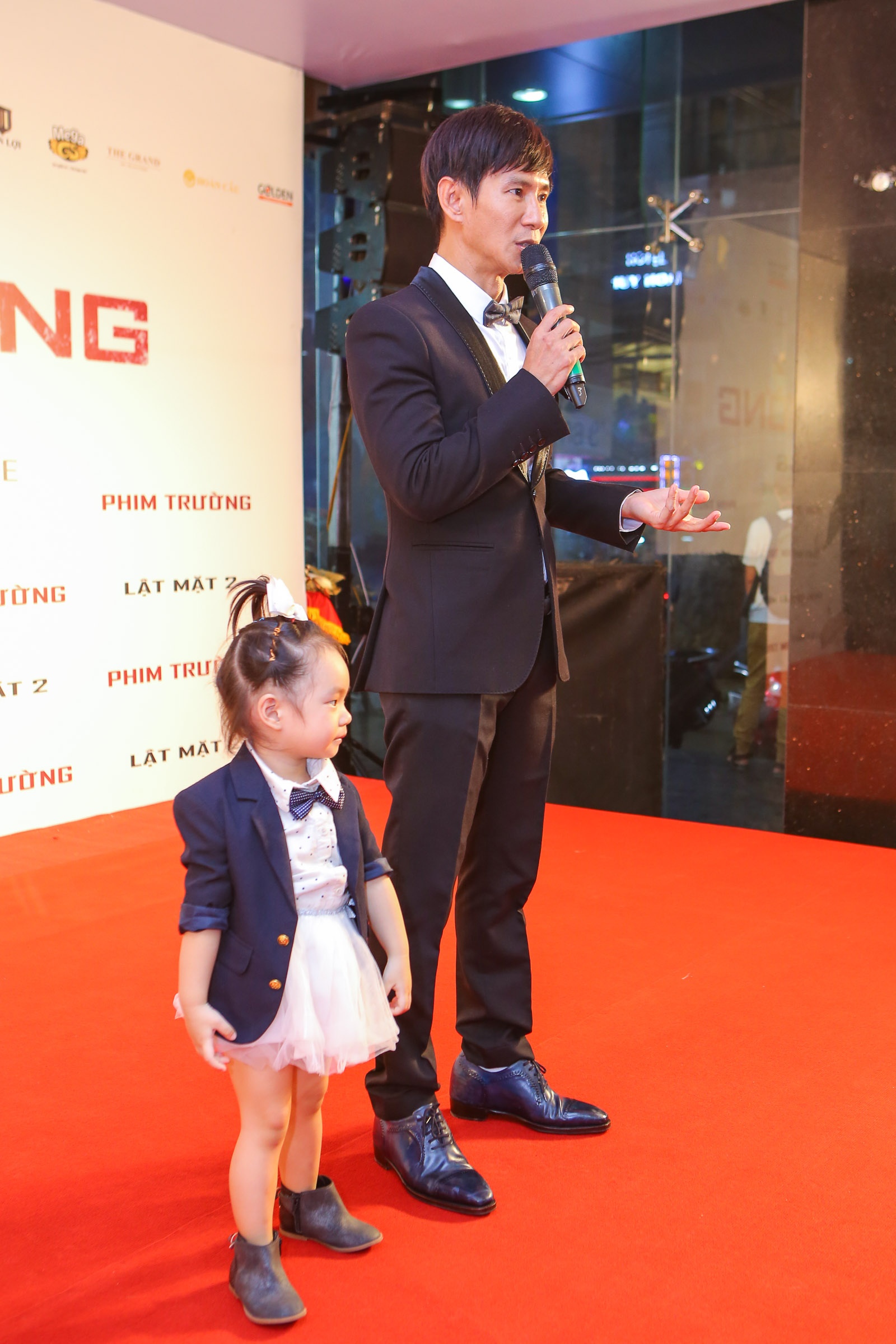 Vo Ly Hai bung bau 6 thang du ra mat phim anh 3