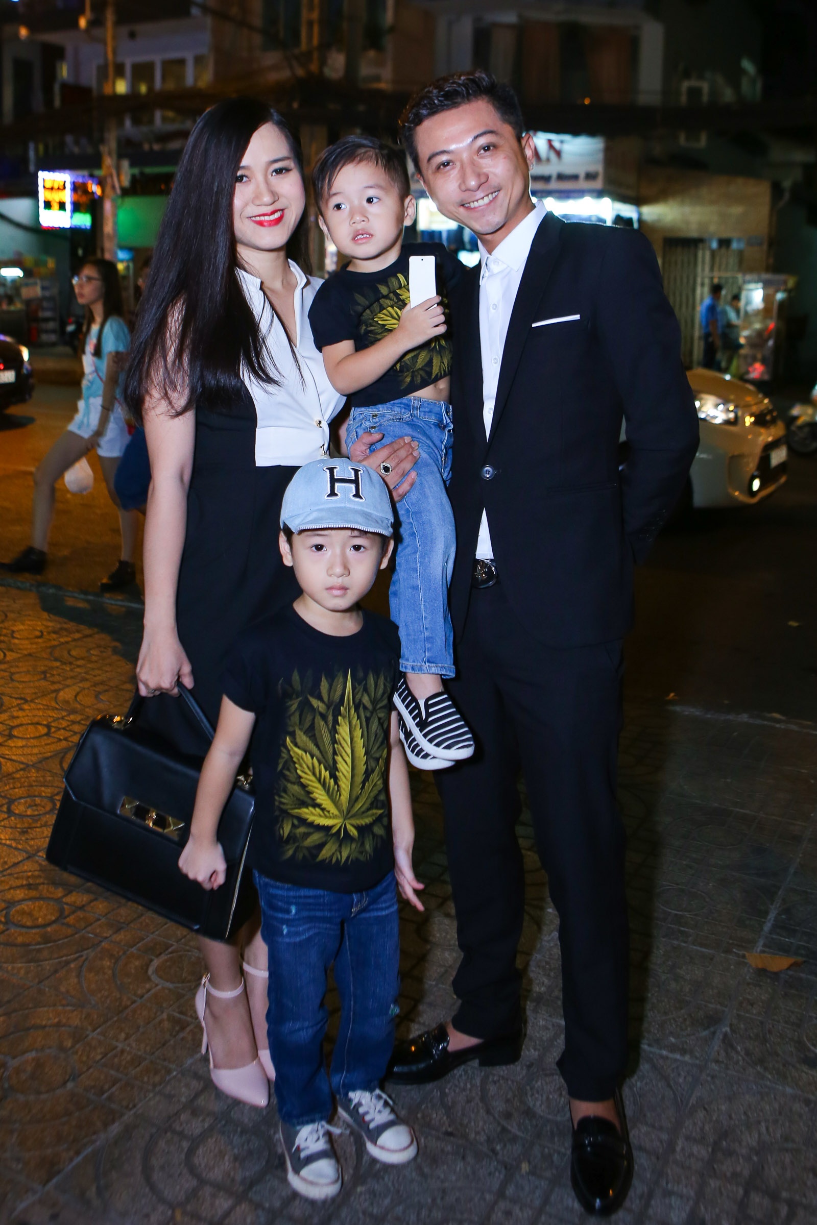 Vo Ly Hai bung bau 6 thang du ra mat phim anh 14