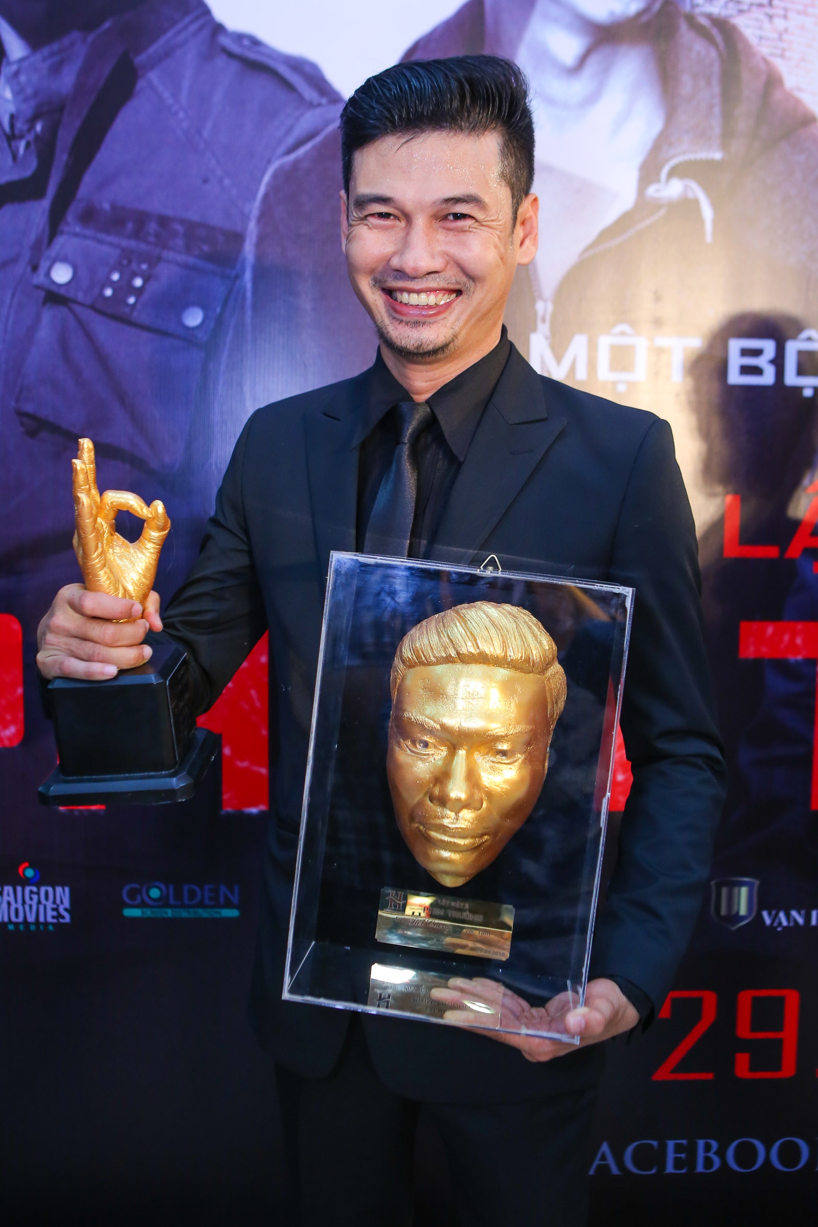 Vo Ly Hai bung bau 6 thang du ra mat phim anh 11