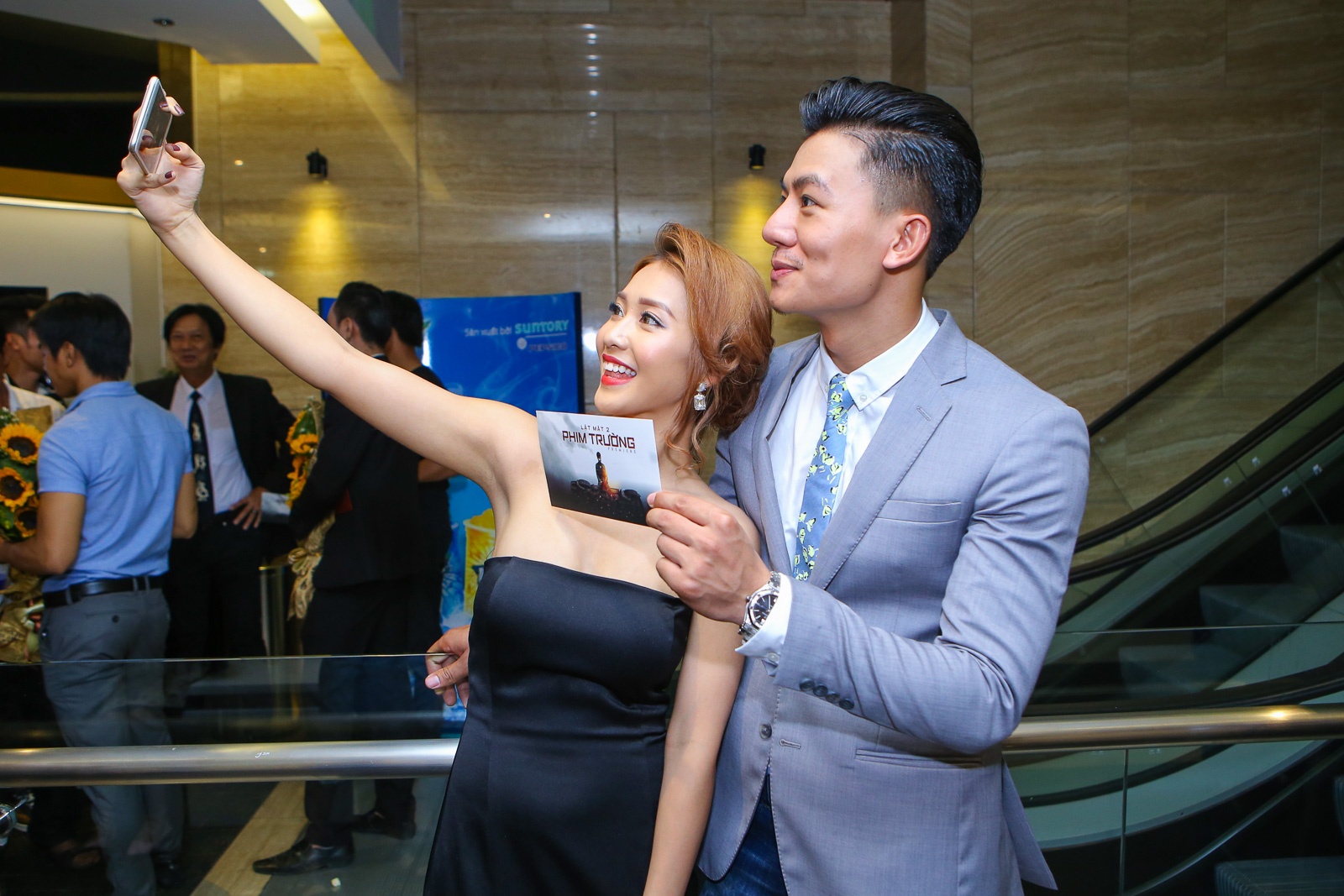 Vo Ly Hai bung bau 6 thang du ra mat phim anh 6