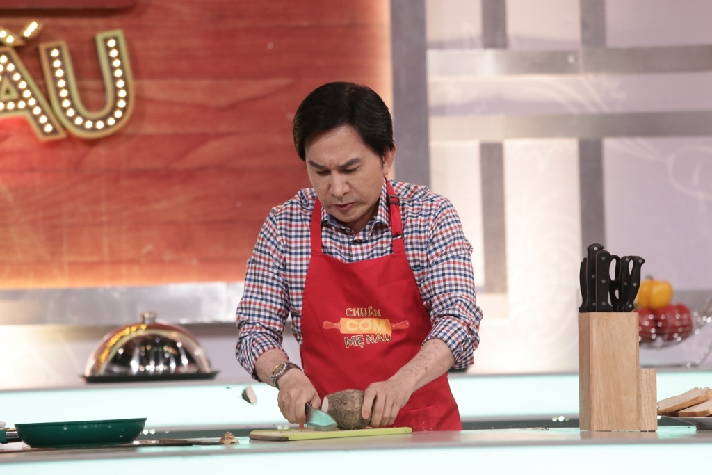 Kim Tu Long tham gia Chuan com me nau anh 3