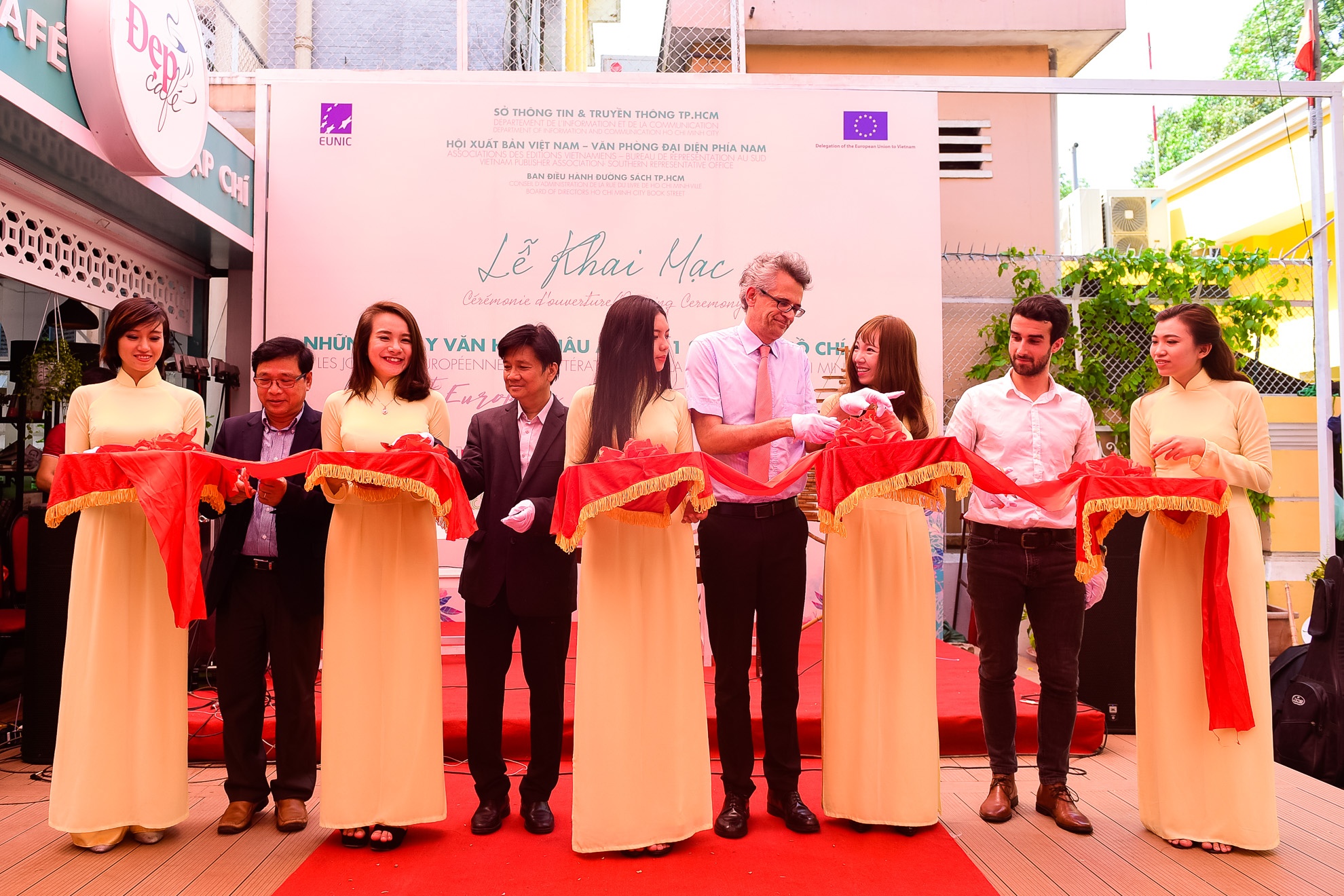 Khai mac nhung ngay van hoc chau Au anh 2