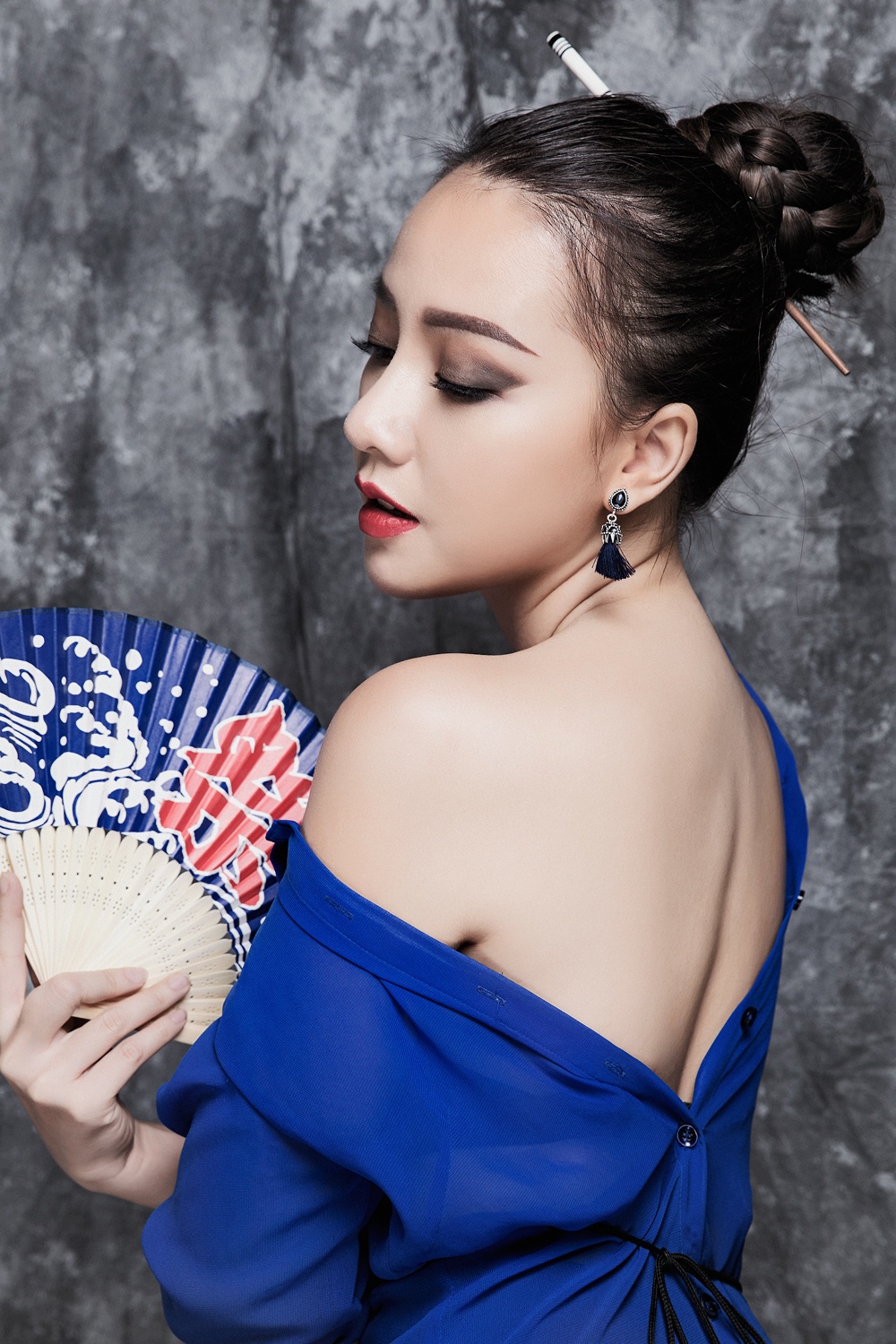 Bang Di cuon hut voi tong den anh 7