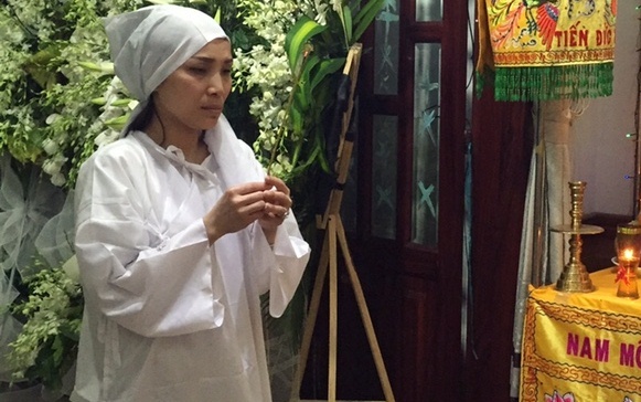 Hong Ngoc lac giong tren san khau khi biet tin bo mat hinh anh