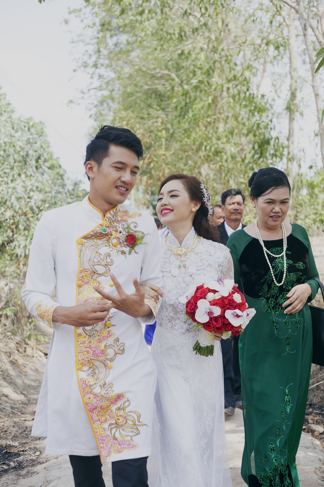 Dam cuoi Quang Tuan va Linh Phi anh 1