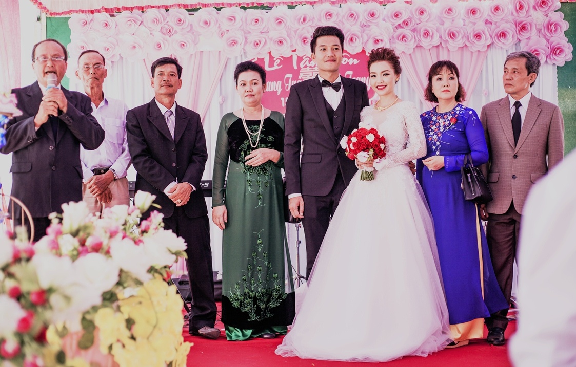 Dam cuoi Quang Tuan va Linh Phi anh 8