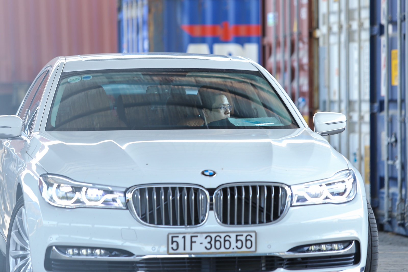 Phan Thanh tau xe trieu USD anh 1