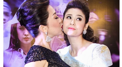 MC Ky Duyen hon Truong Quynh Anh tren tham do ra mat phim hinh anh