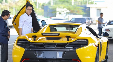 Ban trai thieu gia cua Midu tau sieu xe trieu do hinh anh