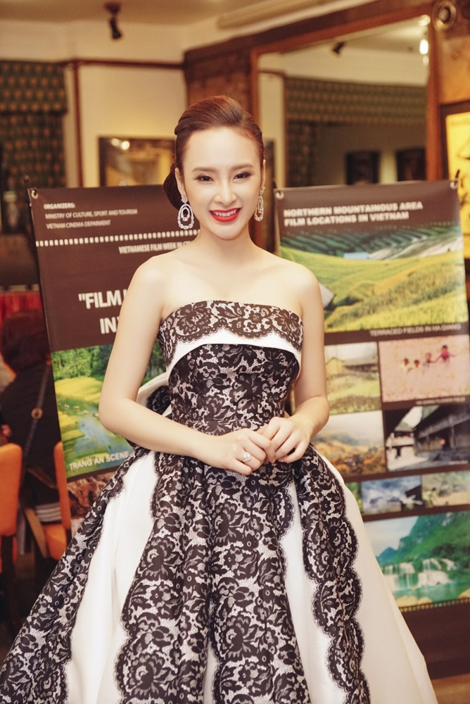 Angela Phuong Trinh o Cezch anh 3