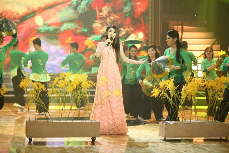 Truong Vu ve nuoc lam giam khao anh 7