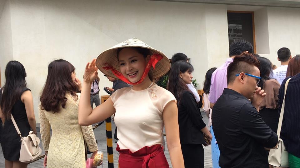 Lan Phuong tang non la cho tong thong Obama anh 1