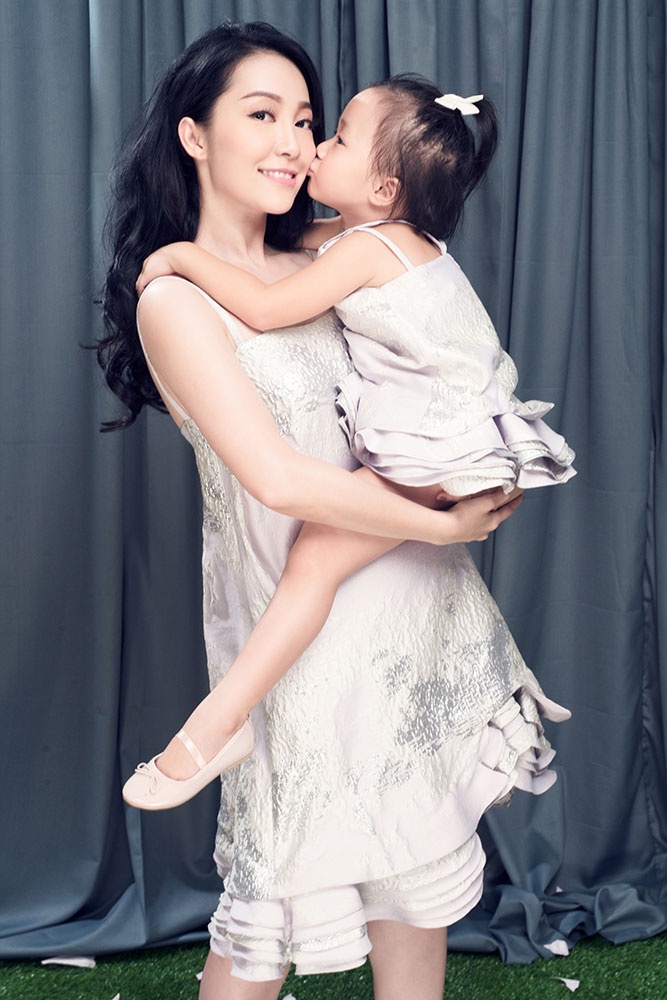 Linh Nga khoe con gái 3 tuổi ảnh 2 Linh Nga khoe con gai 3 tuoi anh 2