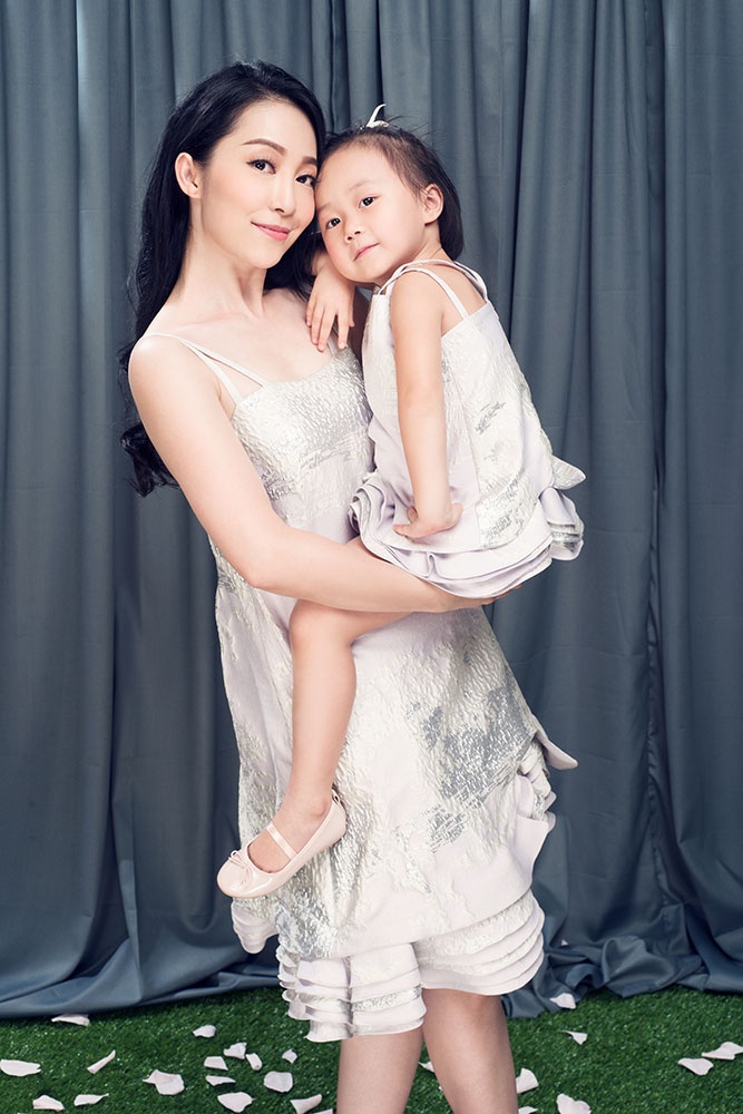Linh Nga khoe con gái 3 tuổi ảnh 1 Linh Nga khoe con gai 3 tuoi anh 1