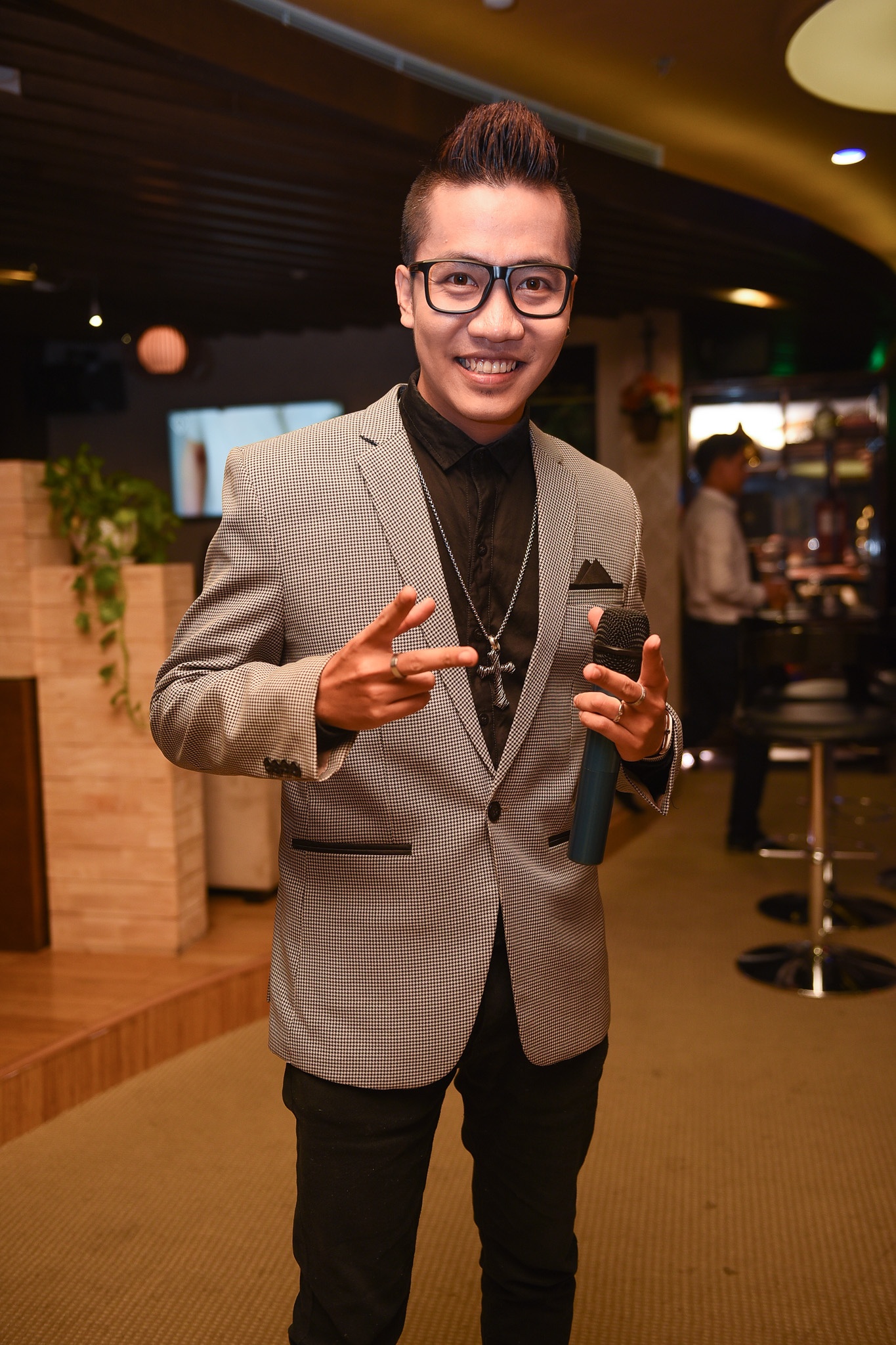 sao Tinh yeu khong co loi den Viet Nam anh 6