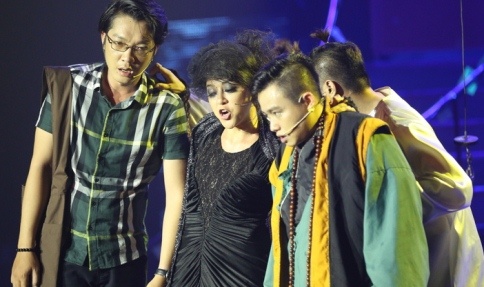 Nhom hai X-Pro chien thang voi cau chuyen ngoi nha ma hinh anh