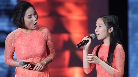 My Anh hat cung me My Linh hinh anh